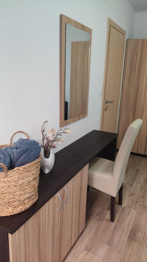 Apartment Frana Delux Kremena Ngoại thất bức ảnh